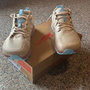 Altra Tan and Light Blue Running Shoes